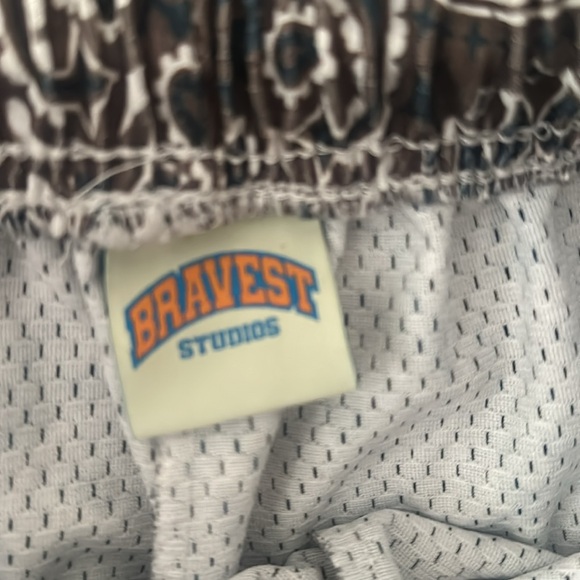 SCREENPRINTED PAISLEY TWO-TONE BROWN SHORTS - Picture 5 of 6